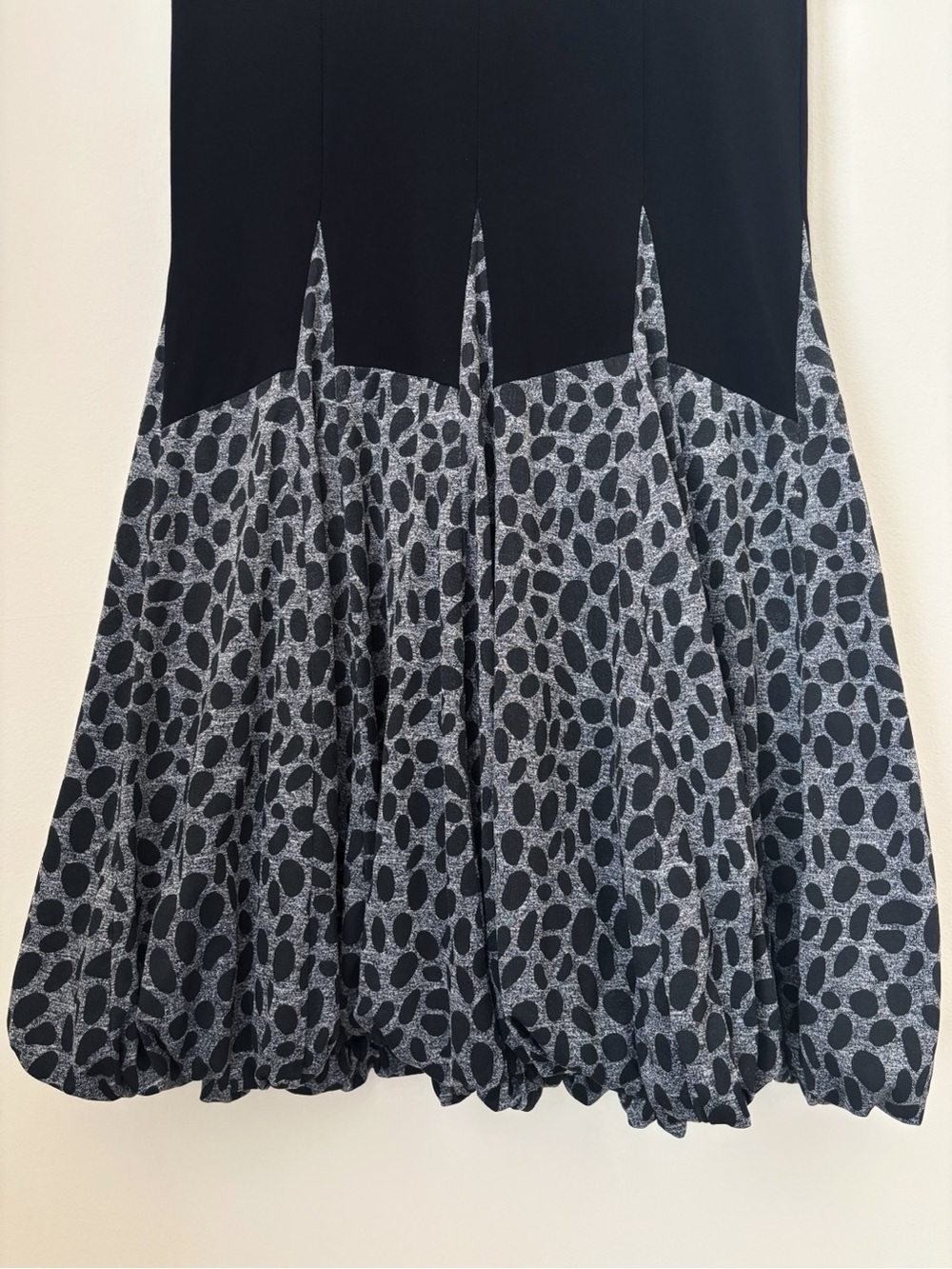 Joseph Ribkoff Black Animal Print Bubble Hem Hooded Dress Sz 8 - Picture 3 of 7
